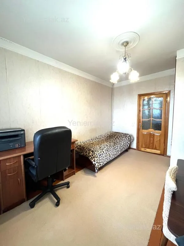 Satılır 5 otaqlı köhnə tikili 125 m²