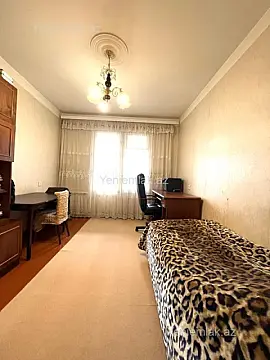 Satılır 5 otaqlı köhnə tikili 125 m²