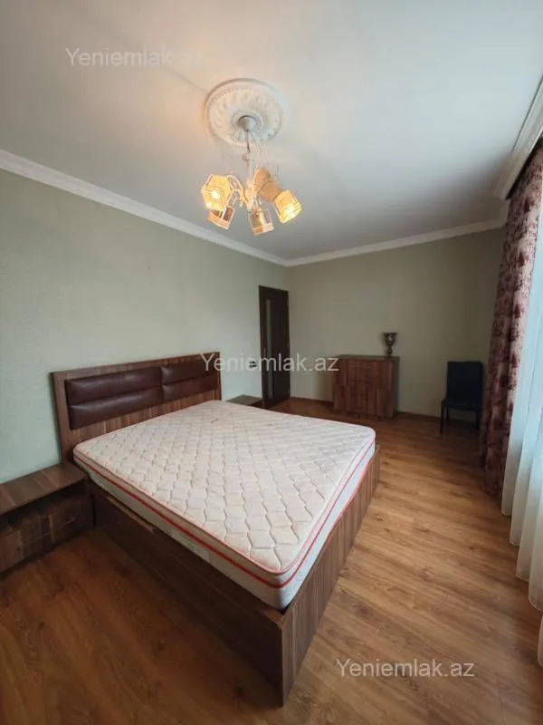 Satılır 2 otaqlı köhnə tikili 60 m²