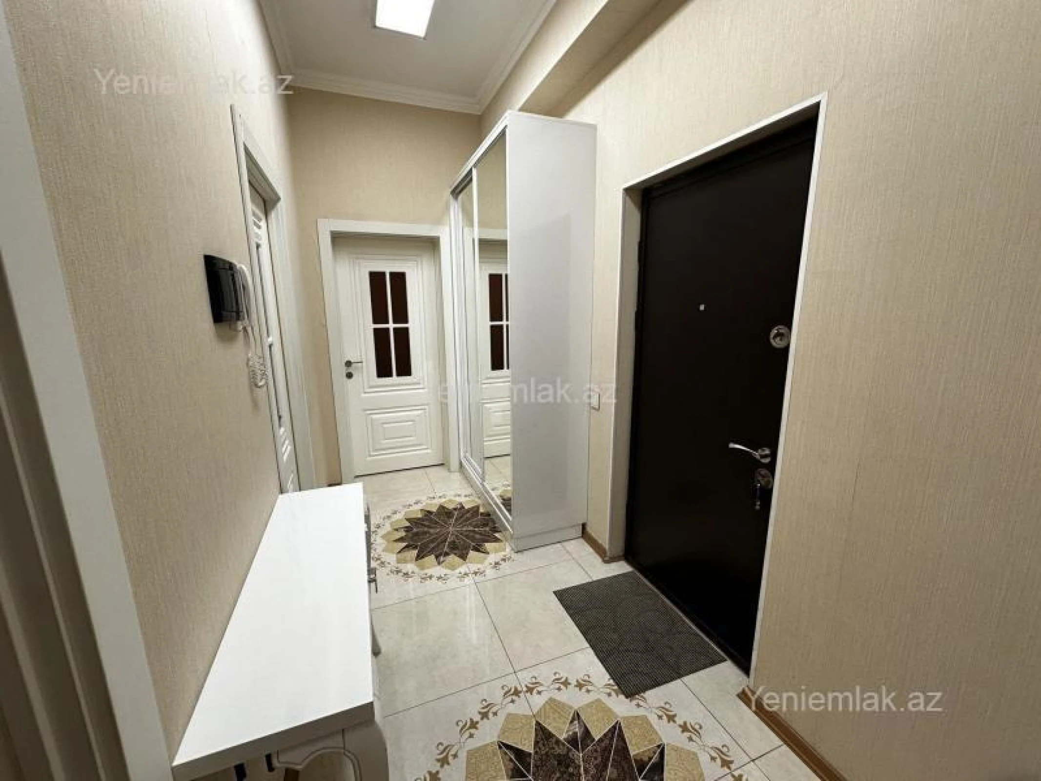 Satılır 2 otaqlı yeni tikili 70 m²