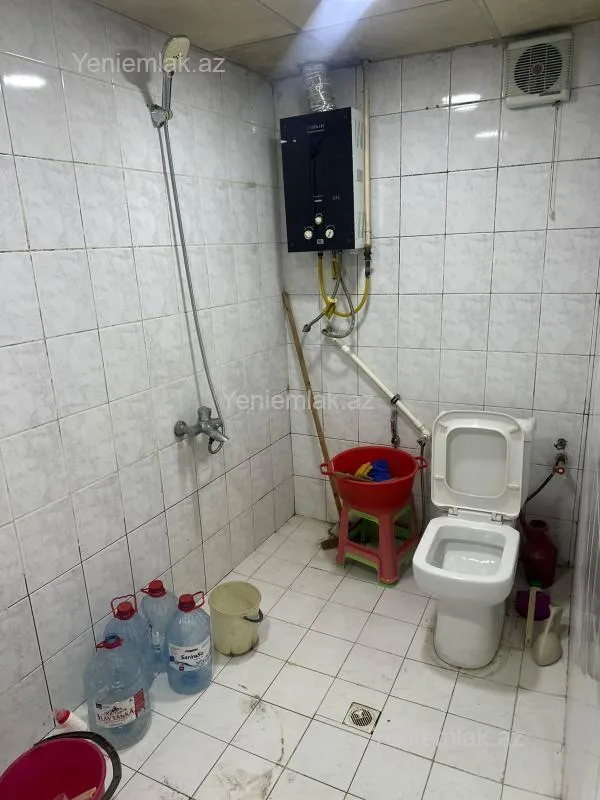 Satılır 3 otaqlı köhnə tikili 90 m²