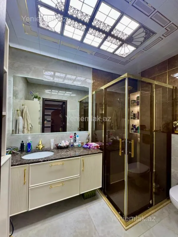 Satılır 3 otaqlı yeni tikili 140 m²