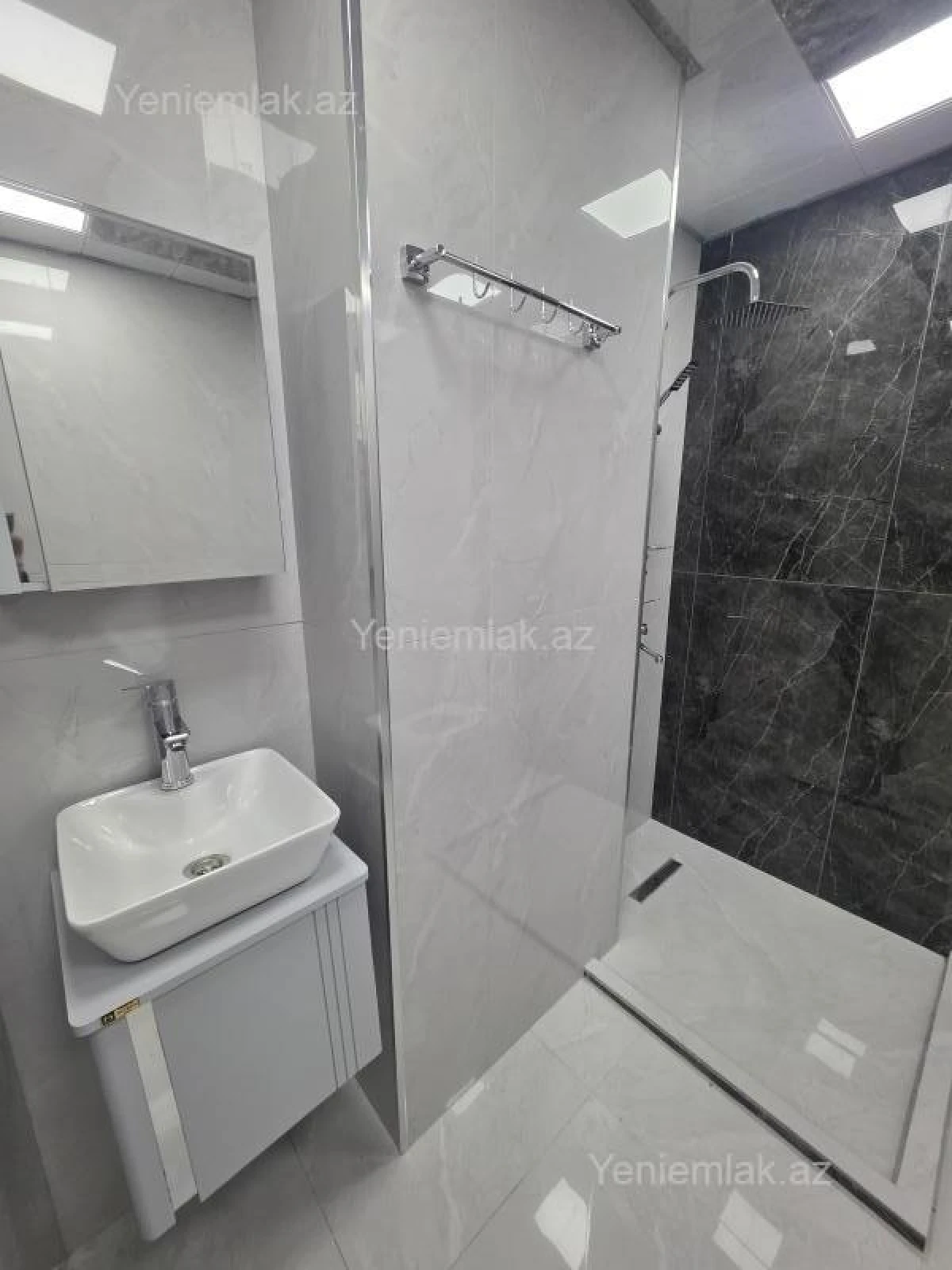 Satılır 3 otaqlı yeni tikili 105 m²