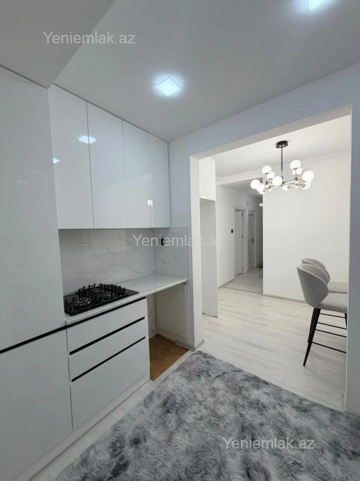Satılır 2 otaqlı köhnə tikili 62 m²