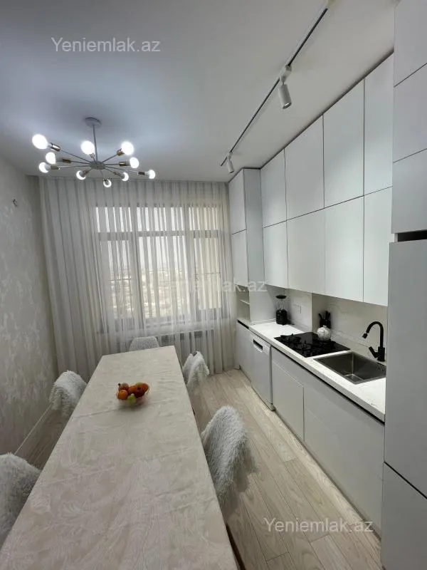 Satılır 3 otaqlı yeni tikili 82 m²