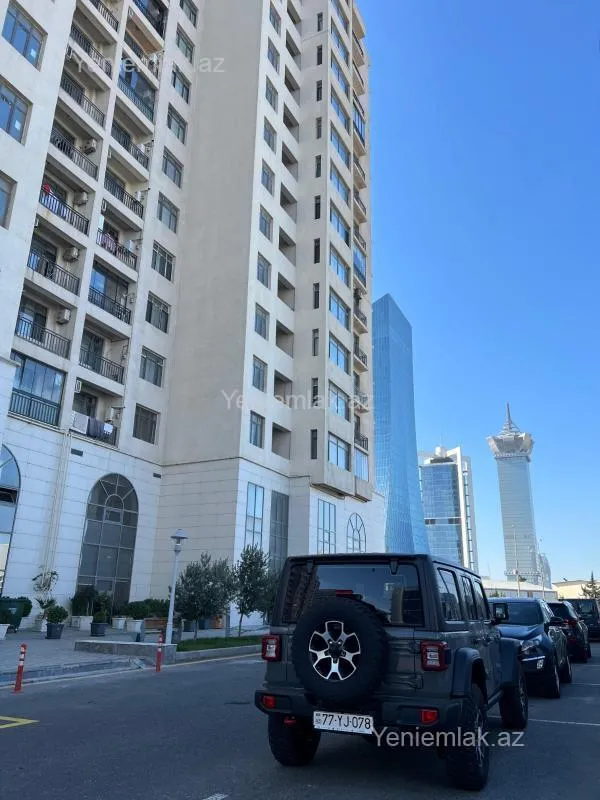 Satılır 3 otaqlı yeni tikili 82 m²