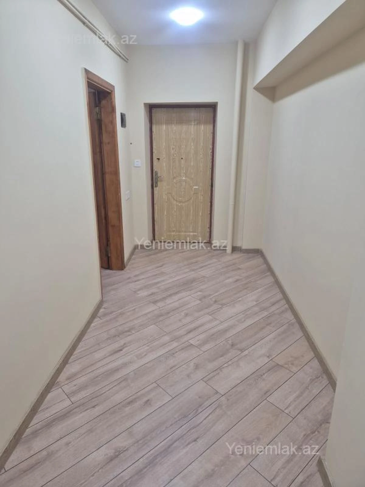 Satılır 2 otaqlı köhnə tikili 70 m²