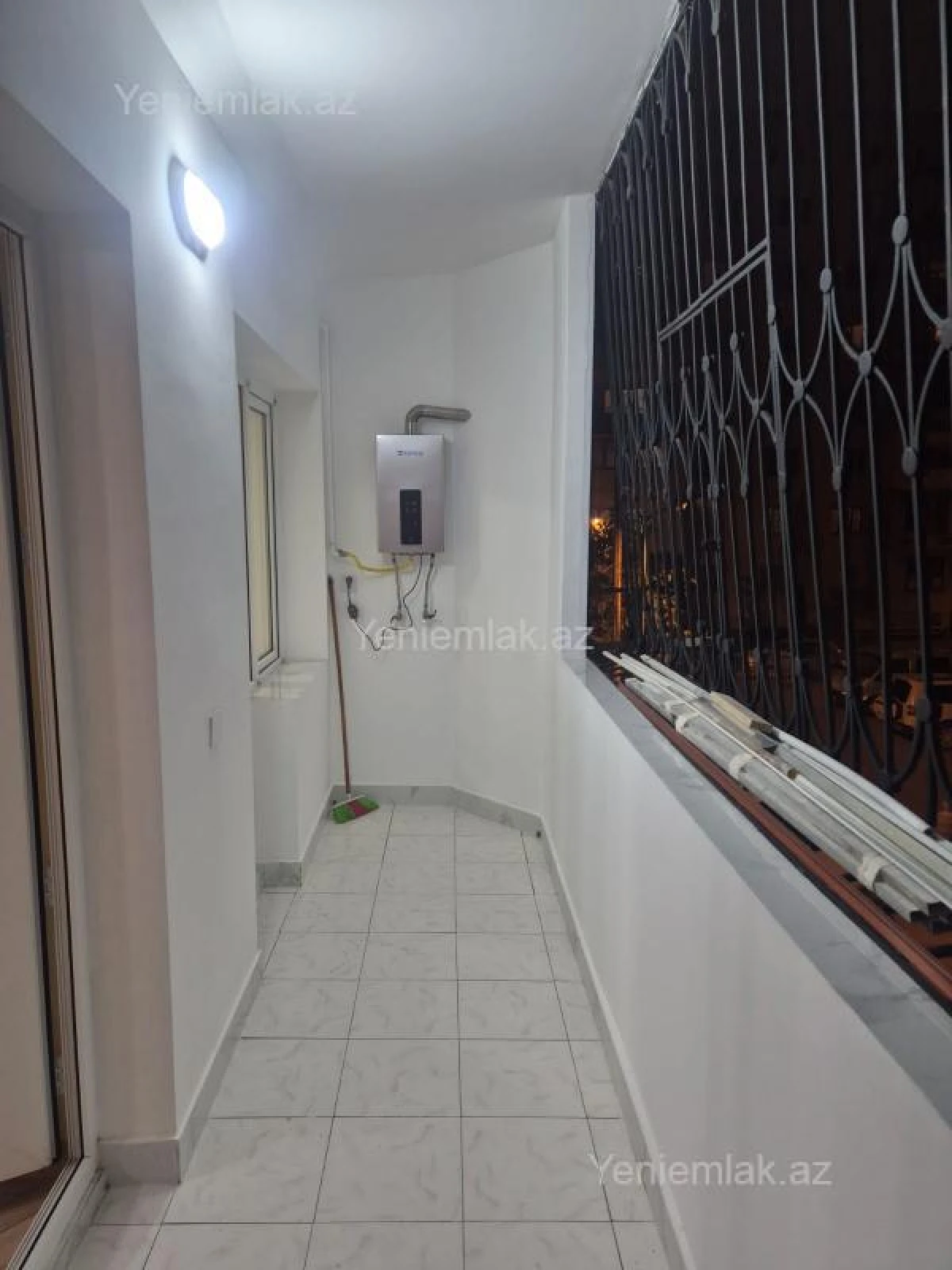 Satılır 2 otaqlı köhnə tikili 70 m²