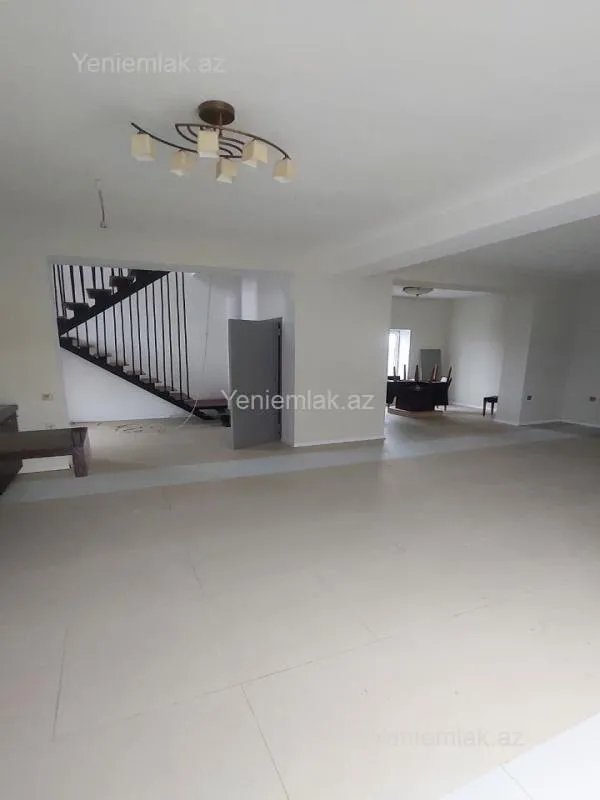 Satılır 4 otaqlı həyət evi 160 m²