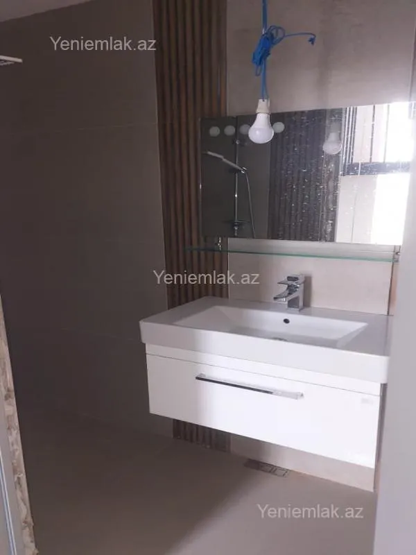 Satılır 4 otaqlı həyət evi 160 m²