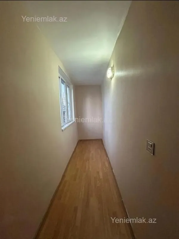 Satılır 2 otaqlı köhnə tikili 60 m²