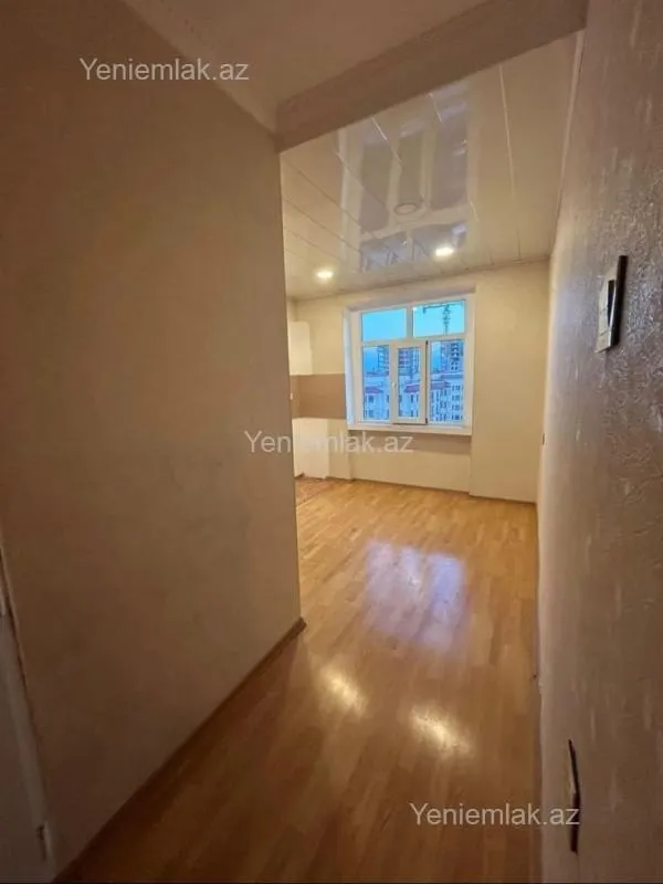 Satılır 2 otaqlı köhnə tikili 60 m²
