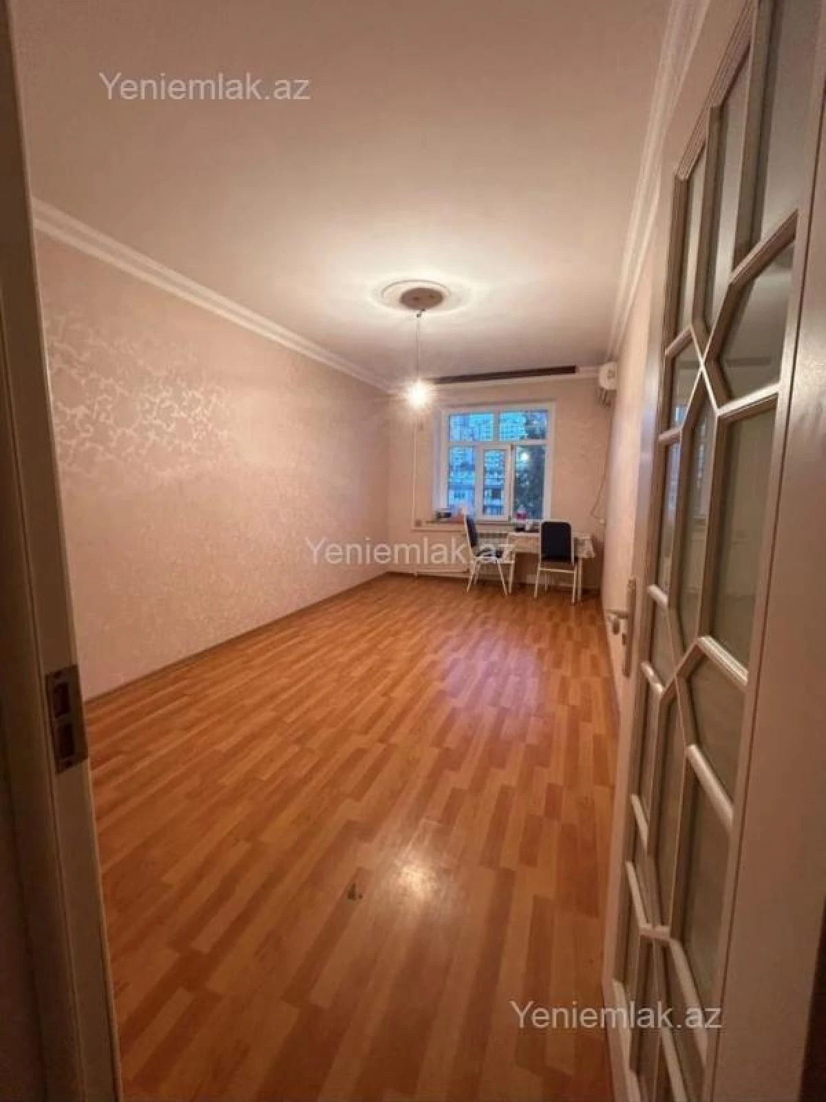 Satılır 2 otaqlı köhnə tikili 60 m²