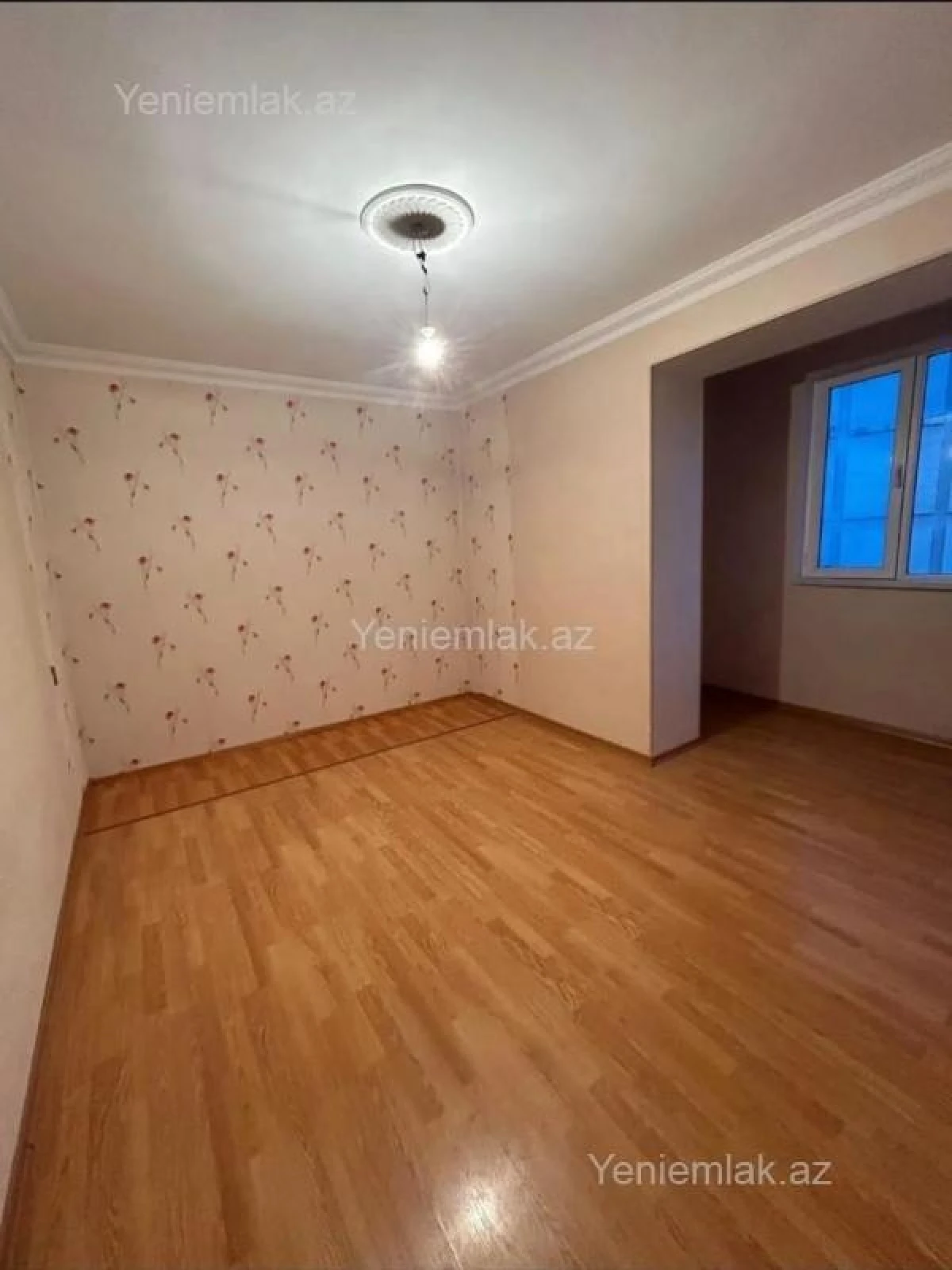 Satılır 2 otaqlı köhnə tikili 60 m²