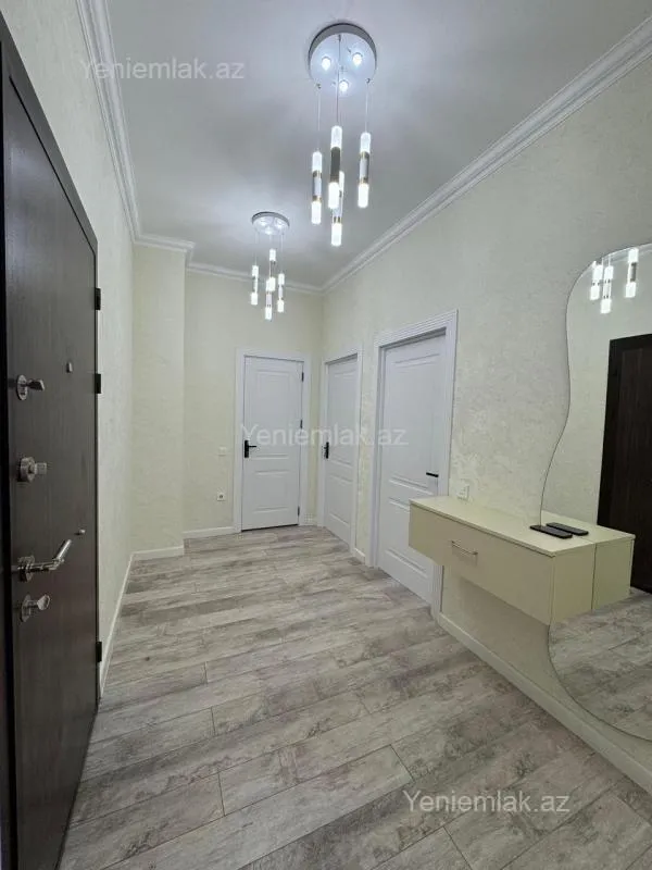 Satılır 3 otaqlı yeni tikili 75 m²