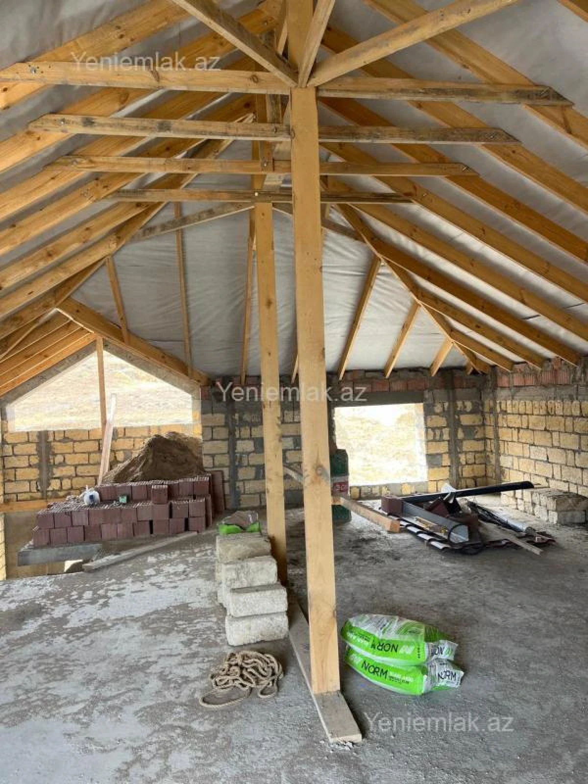 Satılır 5 otaqlı həyət evi 400 m²