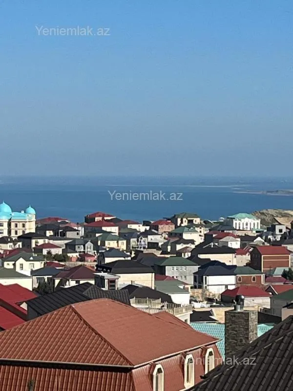 Satılır 5 otaqlı həyət evi 400 m²