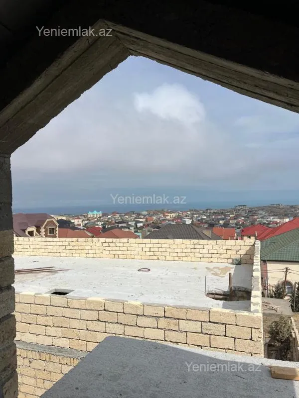 Satılır 5 otaqlı həyət evi 400 m²