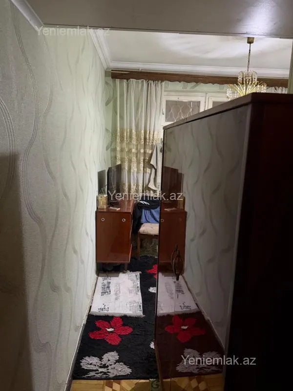 Satılır 4 otaqlı köhnə tikili 90 m²