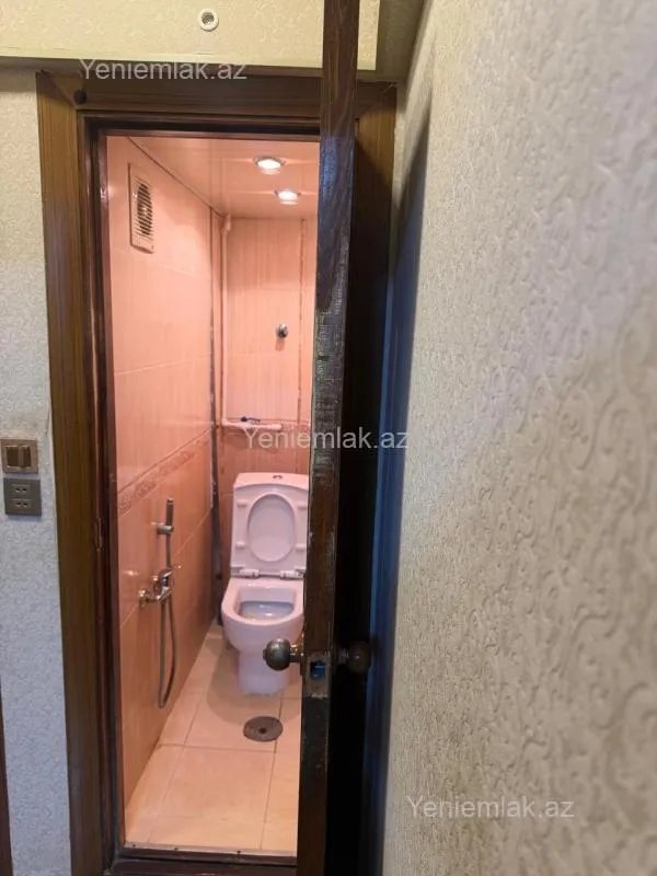 Satılır 4 otaqlı köhnə tikili 90 m²
