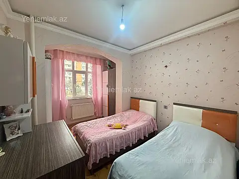 Satılır 3 otaqlı köhnə tikili 80 m²