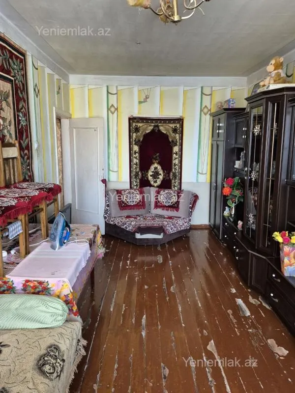 Satılır 3 otaqlı köhnə tikili 72 m²