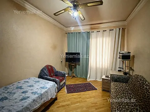 Satılır 3 otaqlı köhnə tikili 110 m²