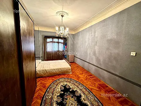 Satılır 3 otaqlı köhnə tikili 110 m²