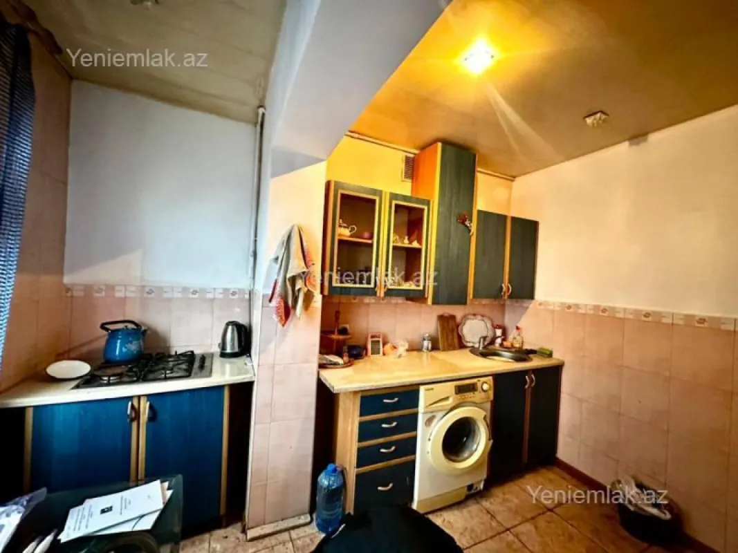 Satılır 3 otaqlı köhnə tikili 110 m²