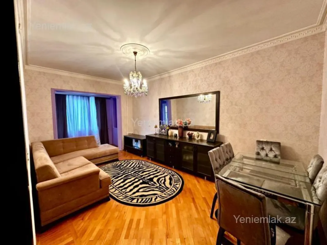 Satılır 3 otaqlı köhnə tikili 110 m²