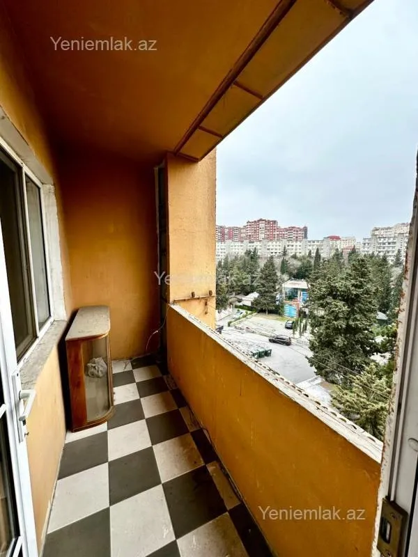 Satılır 3 otaqlı köhnə tikili 110 m²