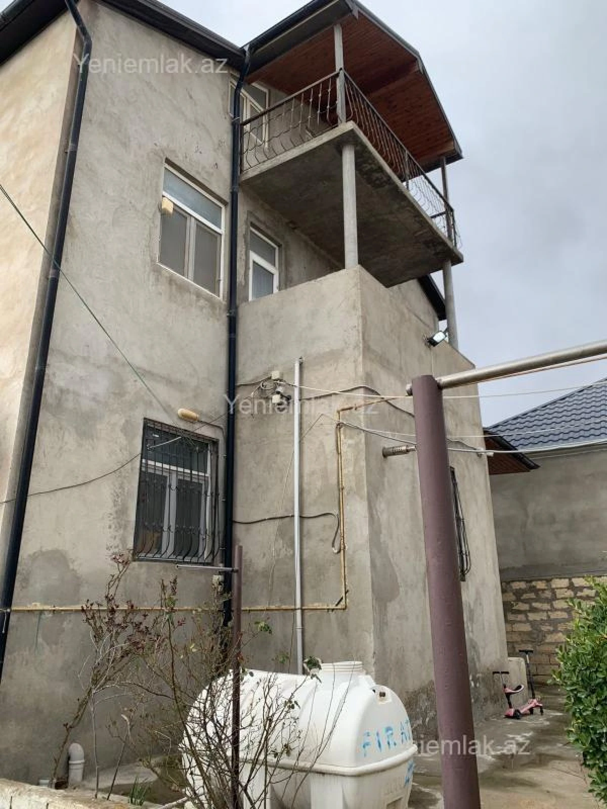 Satılır 5 otaqlı həyət evi 160 m²