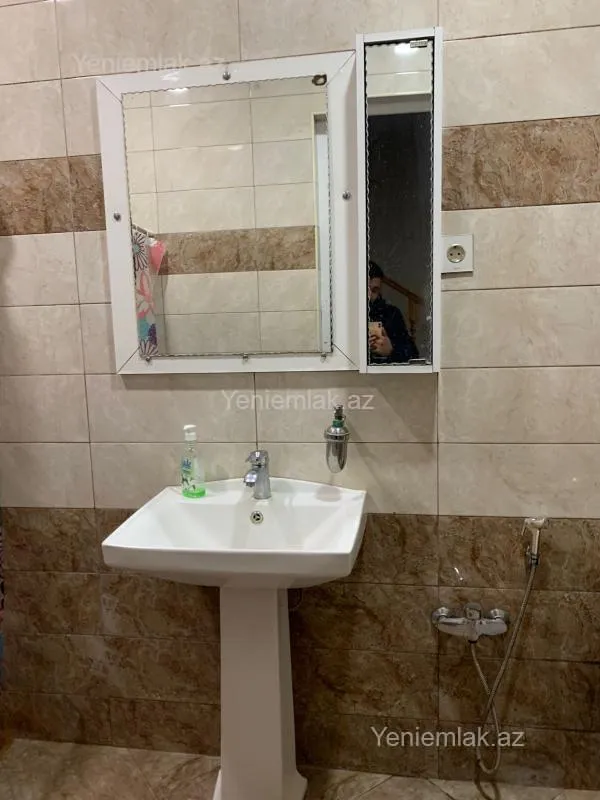 Satılır 5 otaqlı həyət evi 160 m²