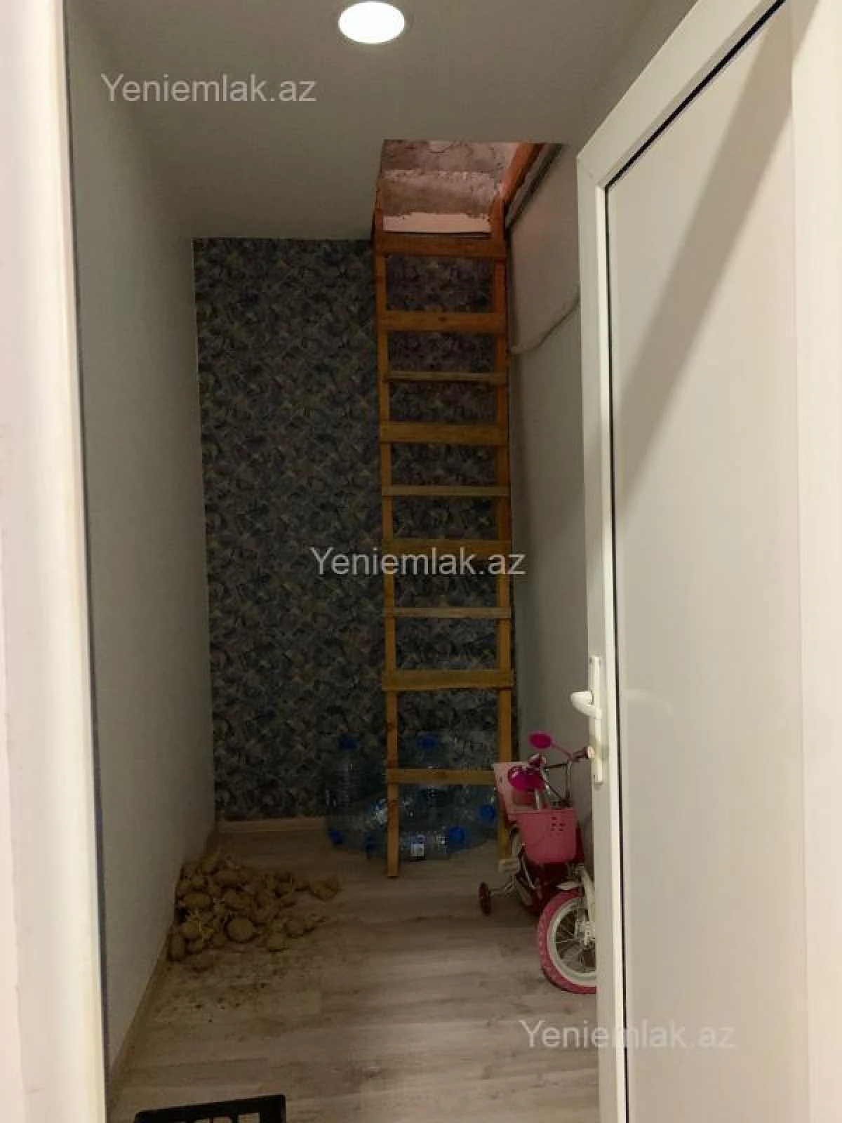 Satılır 5 otaqlı həyət evi 160 m²