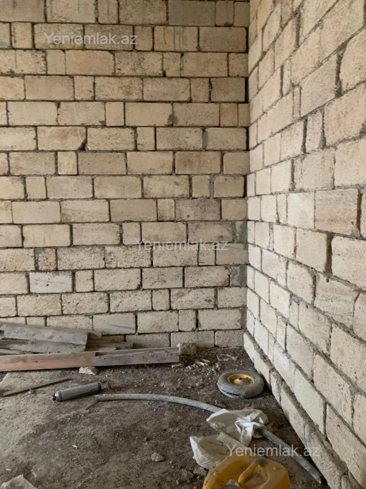 Satılır 5 otaqlı həyət evi 180 m²