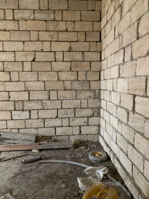 Satılır 5 otaqlı həyət evi 180 m²