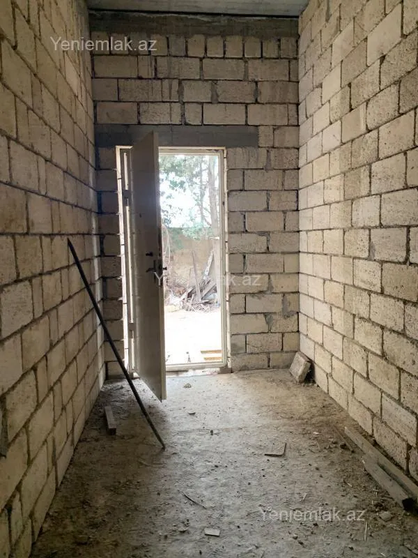 Satılır 5 otaqlı həyət evi 180 m²