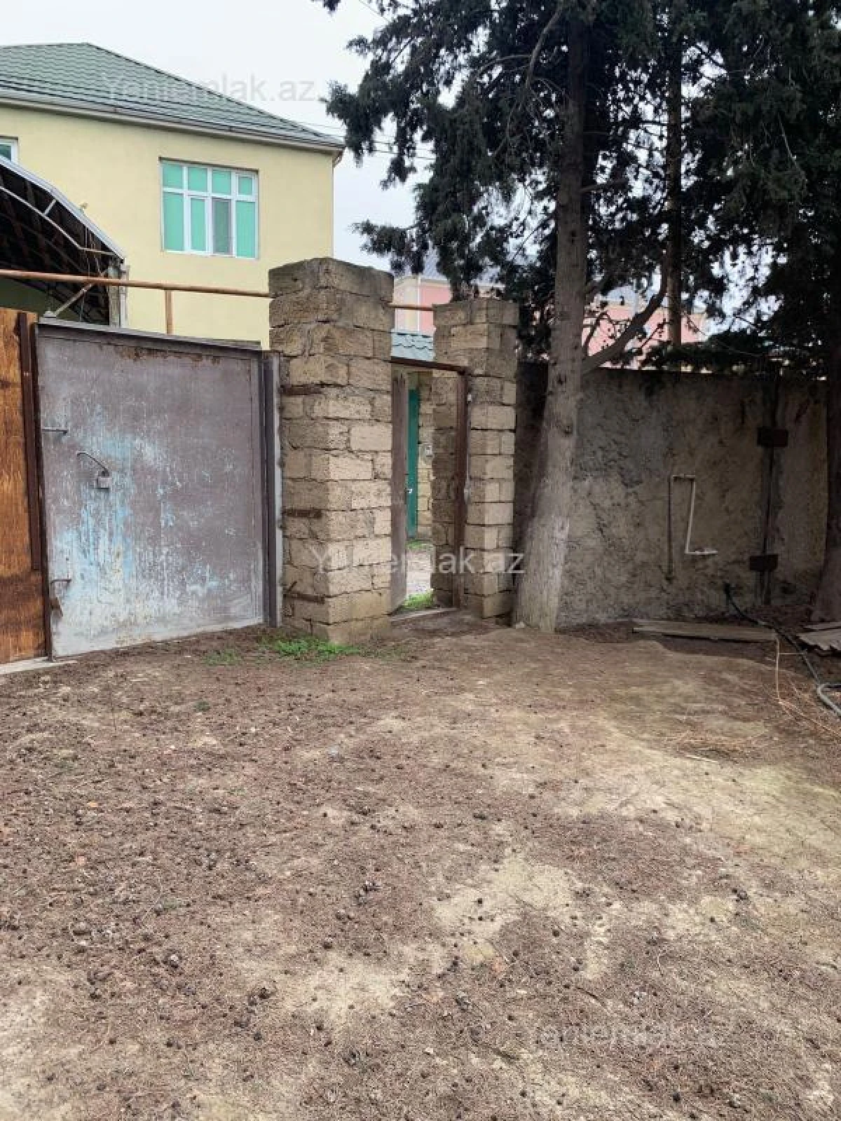 Satılır 5 otaqlı həyət evi 180 m²