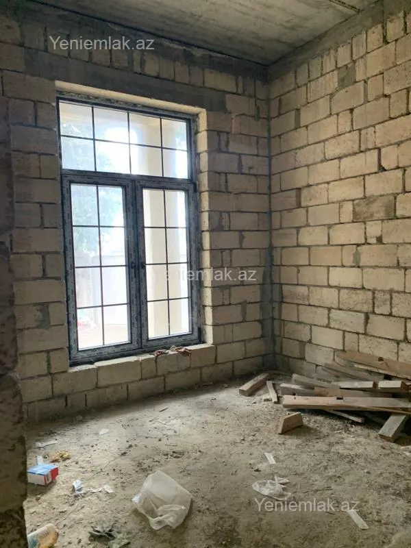 Satılır 5 otaqlı həyət evi 180 m²
