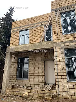 Satılır 5 otaqlı həyət evi 180 m²