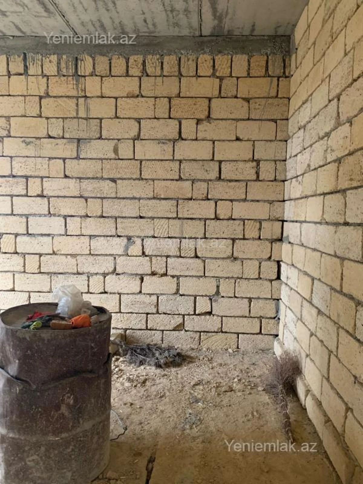 Satılır 5 otaqlı həyət evi 180 m²