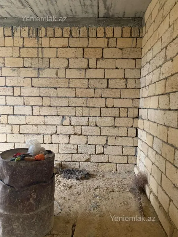 Satılır 5 otaqlı həyət evi 180 m²