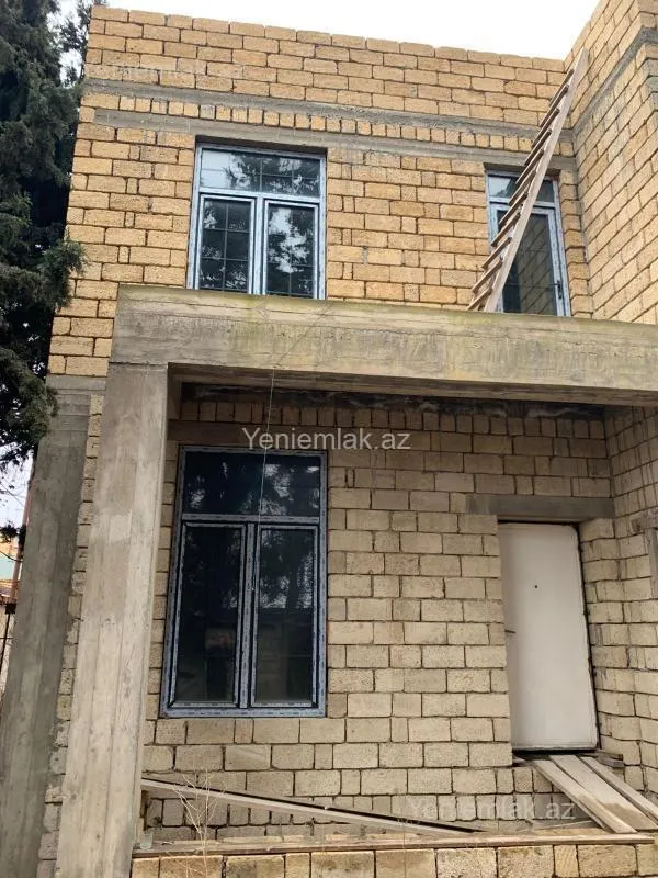 Satılır 5 otaqlı həyət evi 180 m²