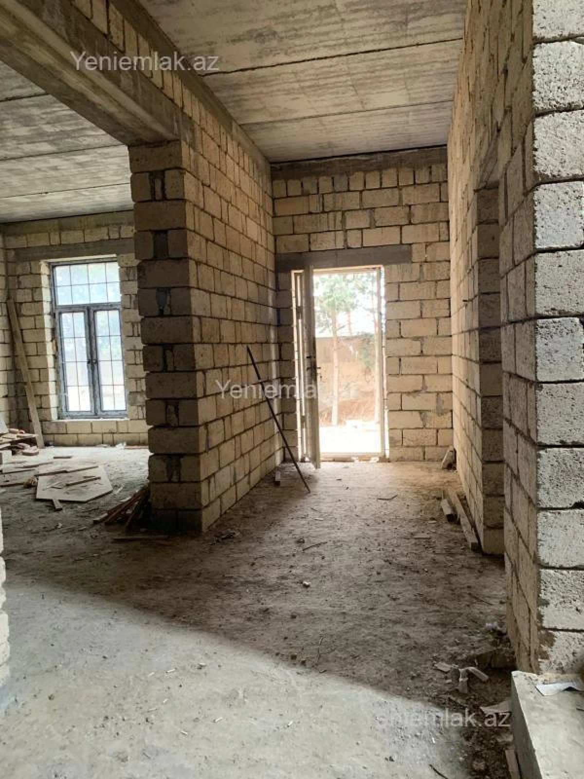 Satılır 5 otaqlı həyət evi 180 m²