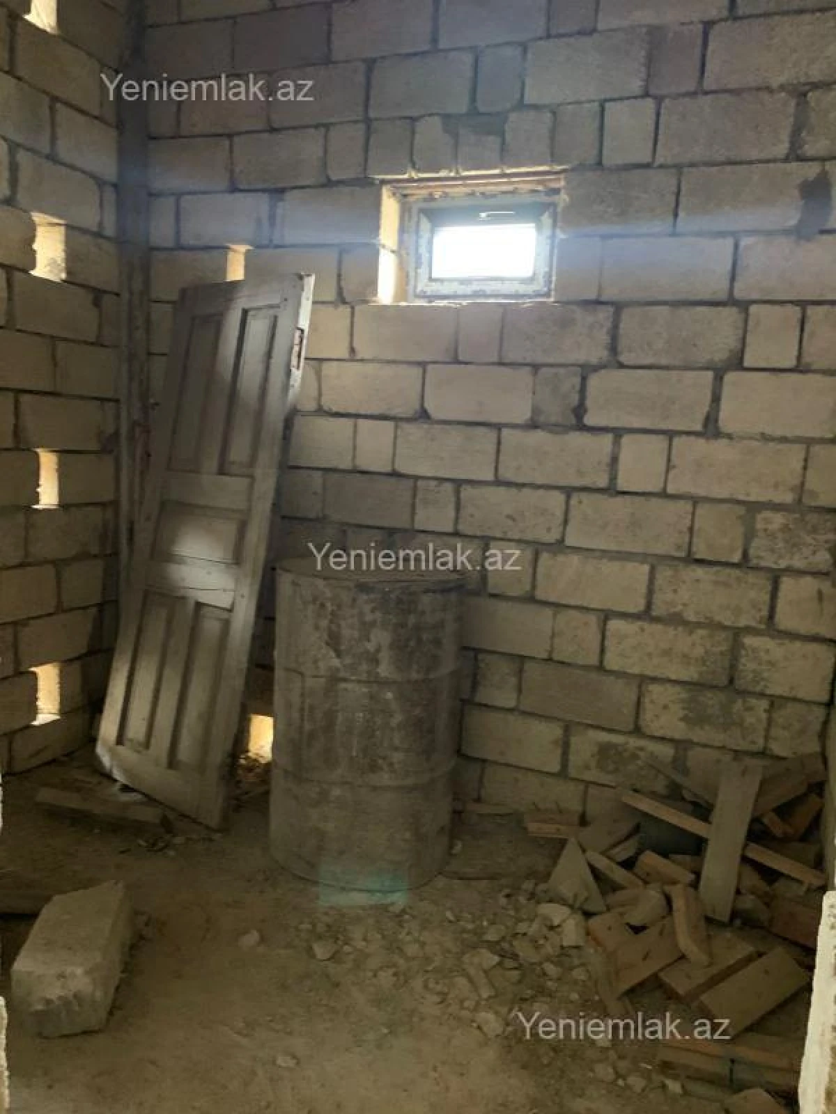 Satılır 5 otaqlı həyət evi 180 m²