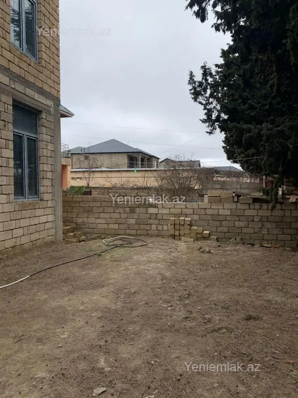 Satılır 5 otaqlı həyət evi 180 m²
