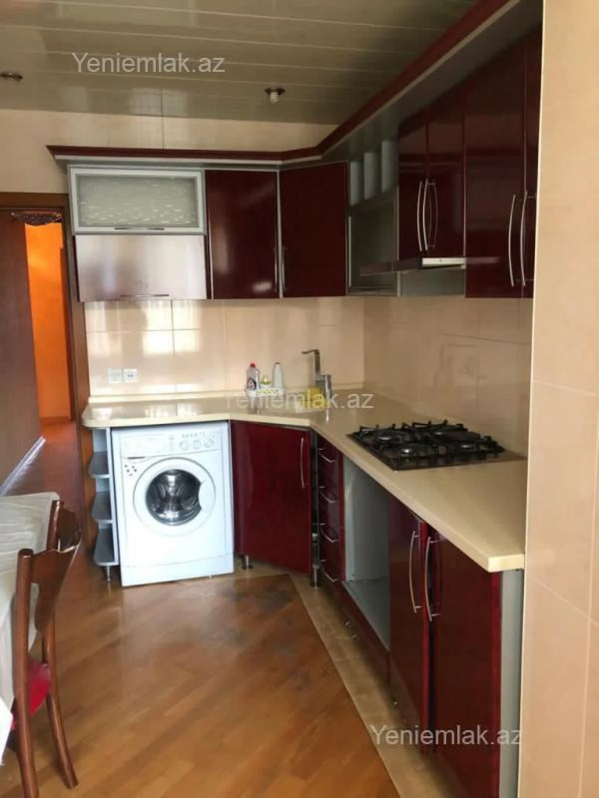 Satılır 4 otaqlı köhnə tikili 100 m²