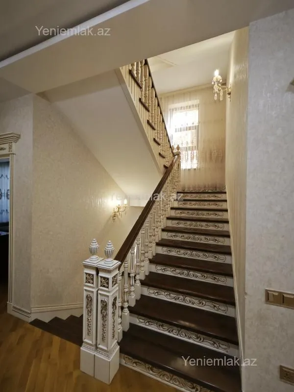 Satılır 7 otaqlı həyət evi 470 m²