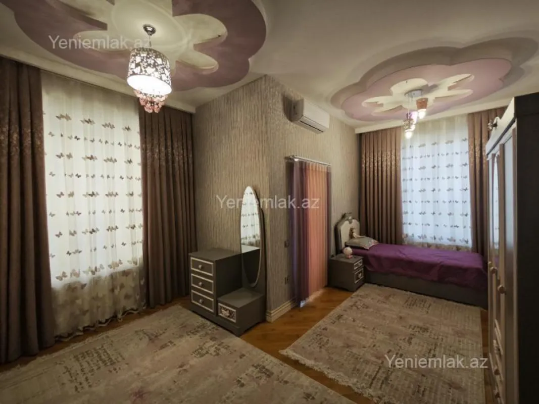 Satılır 7 otaqlı həyət evi 470 m²