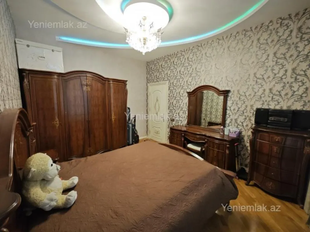 Satılır 7 otaqlı həyət evi 470 m²